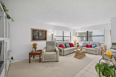 372 Golfview Road #403, North Palm Beach, FL 33408 - Photo 13