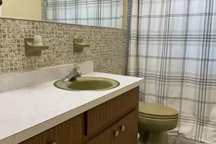 129 Alhambra Pl, West Palm Beach, FL 33405 - Photo 23