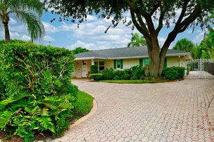 129 Alhambra Pl, West Palm Beach, FL 33405 - Photo 1