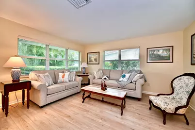 129 Alhambra Place, West Palm Beach, FL 33405 - Photo 7