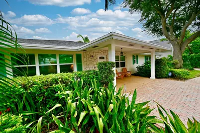 129 Alhambra Place, West Palm Beach, FL 33405 - Photo 3