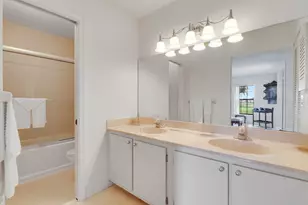 387 Prestwick Ln, Palm Beach Gardens, FL 33418 - Photo 11