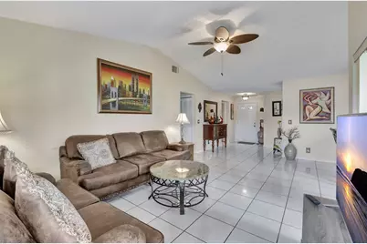 5531 Parkwalk Circle E, Boynton Beach, FL 33472 - Photo 9