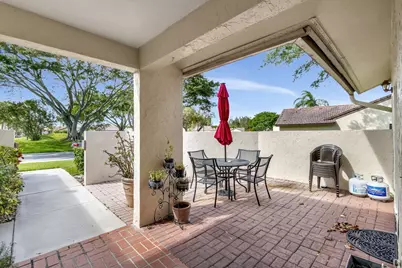 5531 Parkwalk Circle E, Boynton Beach, FL 33472 - Photo 3