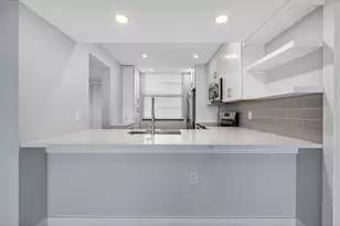 3710 Whitehall Dr, West Palm Beach, FL 33401 - Photo 5