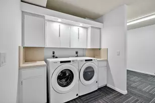 3710 Whitehall Dr, West Palm Beach, FL 33401 - Photo 15