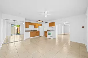 641 Executive Center Dr, West Palm Beach, FL 33401 - Photo 3