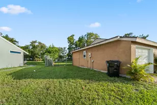 226 SW Kimball Cir, Port Saint Lucie, FL 34953 - Photo 5