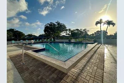 305 Club Drive, Palm Beach Gardens, FL 33418 - Photo 11