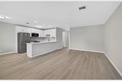 42 Easthampton B, West Palm Beach, FL 33417 - Photo 3