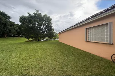 182 SW 164th Avenue, Hollywood, FL 33027 - Photo 17