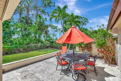 11 Berwick Road NE, Palm Beach Gardens, FL 33418 - Photo 55
