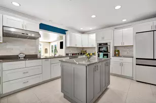 11 Berwick Road NE, Palm Beach Gardens, FL 33418 - Photo 13