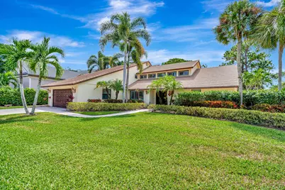 11 Berwick Road NE, Palm Beach Gardens, FL 33418 - Photo 1