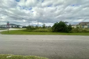689 SW Fair Ave, Port Saint Lucie, FL 34953 - Photo 1
