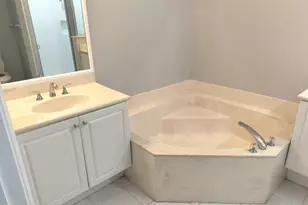 826 Middleton Dr SW, Vero Beach, FL 32962 - Photo 11