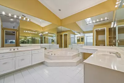 10860 Fairmont Village Drive, Lake Worth, FL 33449 - Photo 21