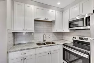 27 Camden B, West Palm Beach, FL 33417 - Photo 1