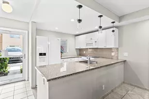 2191 NE 1st Ct, Boynton Beach, FL 33435 - Photo 1