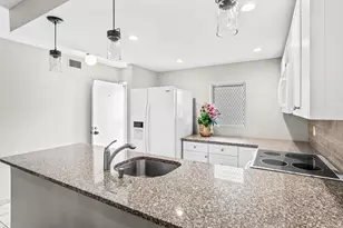2191 NE 1st Ct, Boynton Beach, FL 33435 - Photo 5