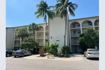 4501 Martinique Way #F2, Pompano Beach, FL 33066 - Photo 1