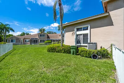 15822 SW 10th Street, Pembroke Pines, FL 33027 - Photo 31