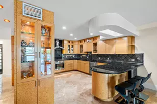 1005 Bel Air Dr, Boca Raton, FL 33487 - Photo 11