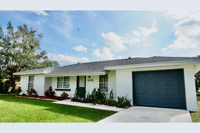 2256 SE East Dunbrooke Circle, Port Saint Lucie, FL 34952 - Photo 1