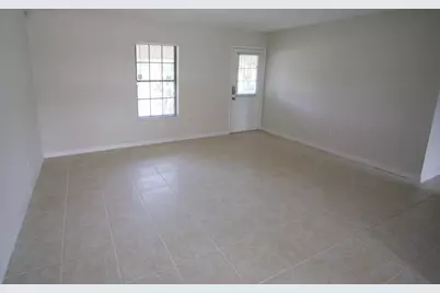 2256 SE East Dunbrooke Circle, Port Saint Lucie, FL 34952 - Photo 7