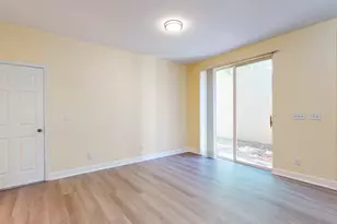 2558 SE Pineland Dr, Port Saint Lucie, FL 34952 - Photo 9