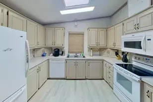 207 N Heron Dr, Briny Breezes, FL 33435 - Photo 9