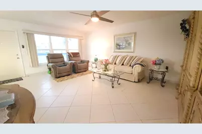209 Greenbrier A, West Palm Beach, FL 33417 - Photo 3