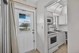251 S Golf Blvd, Pompano Beach, FL 33064 - Photo 23
