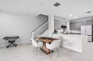 1031 Pinewood Lake Ct, Greenacres, FL 33415 - Photo 9