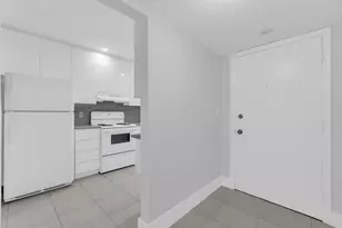 200 Jacaranda Country Club Dr, Plantation, FL 33324 - Photo 11