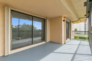 200 Jacaranda Country Club Dr, Plantation, FL 33324 - Photo 27