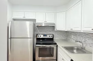 632 NW 13th St, Boca Raton, FL 33486 - Photo 1