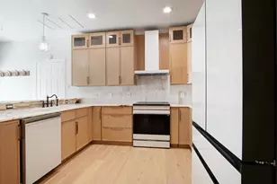 580 W Pointe Ct SW, Vero Beach, FL 32962 - Photo 5