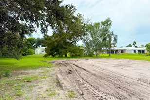 31 Florida Way, Port Saint Lucie, FL 34952 - Photo 3