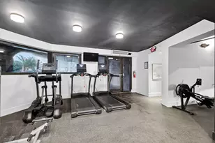 5225 Collins Ave, Miami Beach, FL 33140 - Photo 31