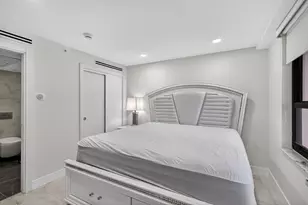 5225 Collins Ave, Miami Beach, FL 33140 - Photo 15