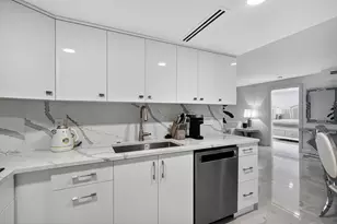5225 Collins Ave, Miami Beach, FL 33140 - Photo 9