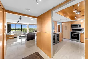 2480 Presidential Way, West Palm Beach, FL 33401 - Photo 9