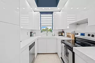 2331 Vintage Dr, Pompano Beach, FL 33064 - Photo 9