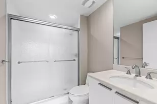 2650 Lake Shore Dr, Riviera Beach, FL 33404 - Photo 23