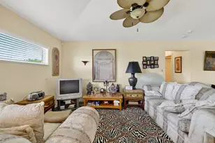 152 SW Hawthorne Cir, Port Saint Lucie, FL 34953 - Photo 17