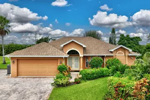 152 SW Hawthorne Cir, Port Saint Lucie, FL 34953 - Photo 1