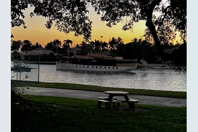 386 Golfview Road #F, North Palm Beach, FL 33408 - Photo 25