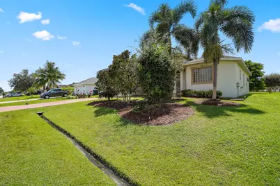 1092 SW Majorca Avenue, Port Saint Lucie, FL 34953 - Photo 3