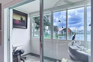 208 Wellington E, West Palm Beach, FL 33417 - Photo 11